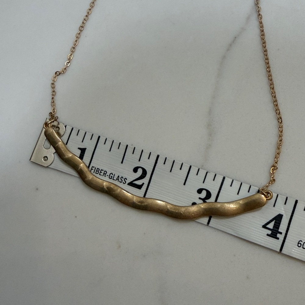 Gold statement necklace - Picture 4 of 4